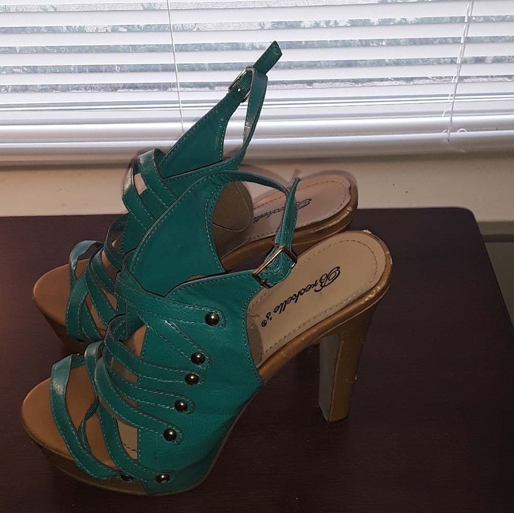 Heels - Picture 2 of 2